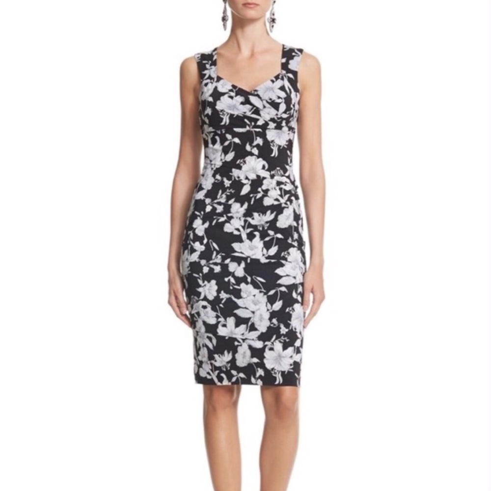 White House Black Market Slimming Tiered Floral